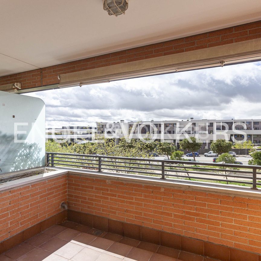 Apartamento de alquiler en Calle Terral, Prado de Somoaguas - Photo 1