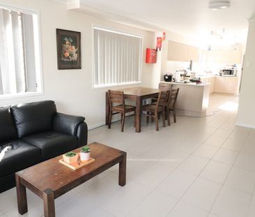 17 Munro St, Auchenflower, Qld 4066 - Photo 2