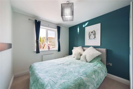 3 bedroom semi-detached house to rent - Photo 3