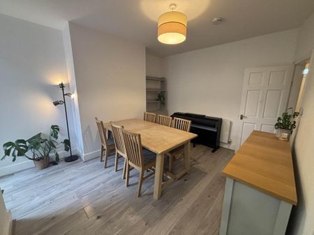 3 bedroom terraced house to rent - Photo 5