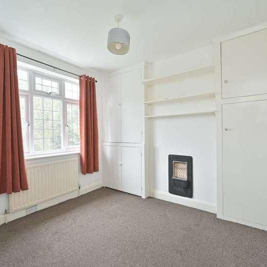 Oakhampton Road, Mill Hill, NW7 - Photo 1