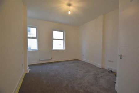 3 bedroom apartment to rent - Photo 5