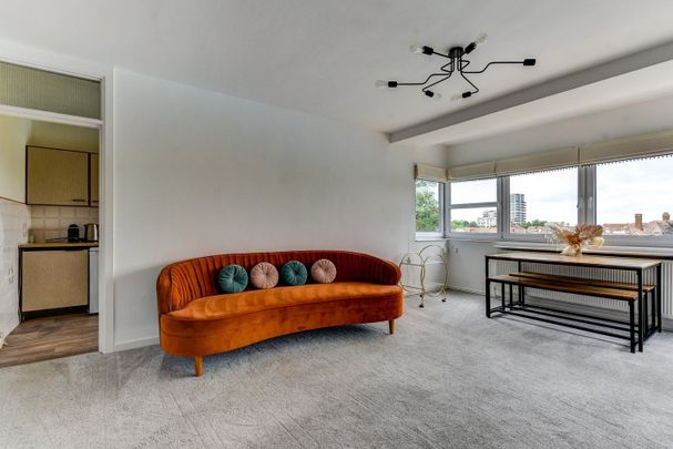 1 Bed Flat, The Drive, BN3 - Photo 1