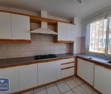 Location Appartement 3 pièces 57m² ST DENIS 97400 - Photo 4