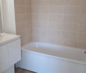 Location appartement 3 pièces - 62m² à Saint-priest (69800) - Photo 3