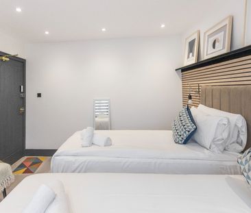 Studio Flat, Waverley Gardens, NW10 - Photo 1