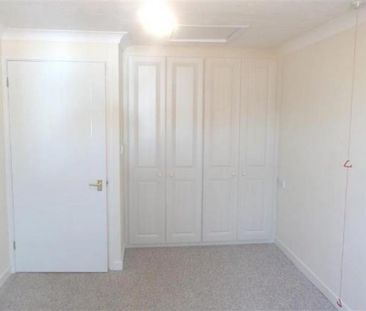 1 bedroom retirement property to rent - Photo 6