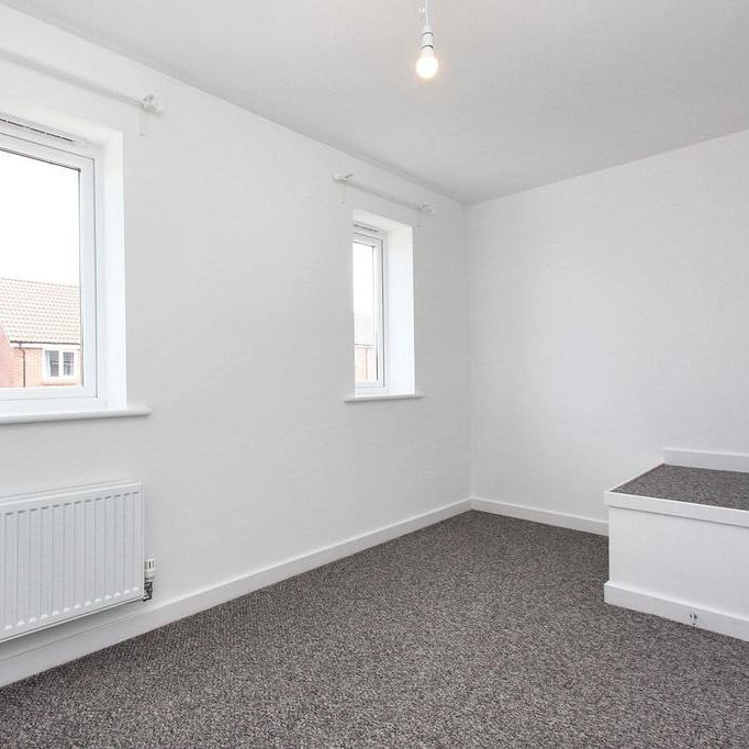 2 bedroom end of terrace house to rent - Photo 1