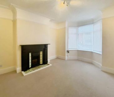 2 bedroom ground floor flat to rent - Photo 2