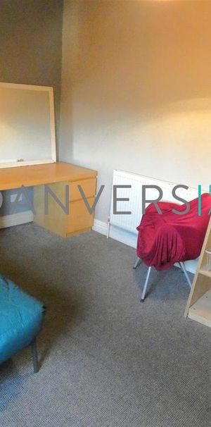 5 bedroom end of terrace house to rent - Photo 1