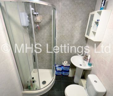 5 Bedroom Mid Terraced House for rent in Brudenell View - Photo 6