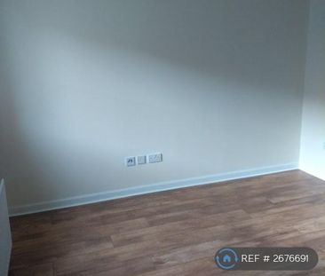 2 bedroom end of terrace house to rent - Photo 2