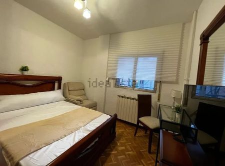 Calle Paredes de Nava, Madrid, Community of Madrid 28017 - Photo 3