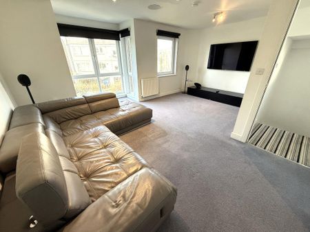 4 bedroom terraced house to rent - Photo 2