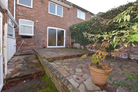 3 bedroom semi-detached house to rent - Photo 2