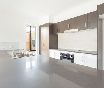 16 Hammersmith Crescent,DOOLANDELLA - Photo 2