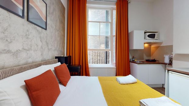 studio property to let - Photo 1