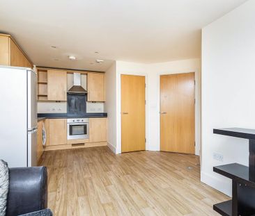 2 bedroom flat to rent - Photo 2