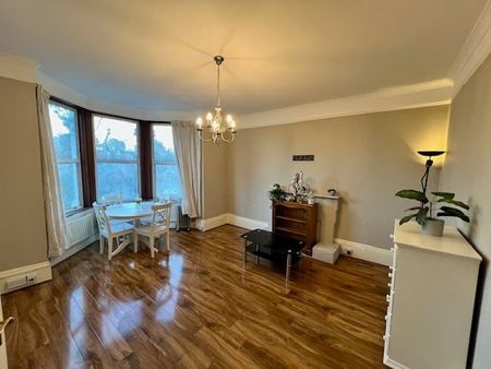 1 Bed Flat, Lynton Road, W3 - Photo 2