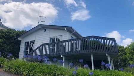 Peaceful Coastal Retreat - Photo 3