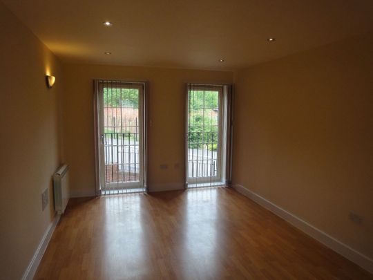 2 bed Flat 3 Holywell Gardens - Photo 1