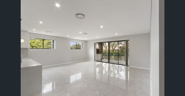 BEAUTIFULLY APPOINTED BRAND NEW FAMILY HOME - Photo 1