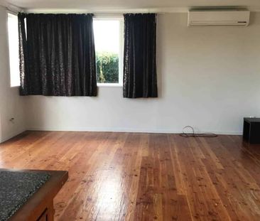 Fenced family home - Photo 4