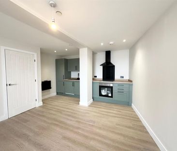 2 bed flat to rent in Sheffield Road, Barnsley, S70 - Photo 4