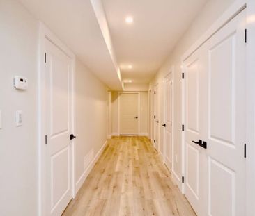 For Lease - 4 Centre Street, Barrie, Ontario - Photo 4