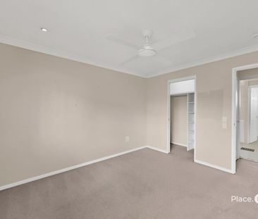 $900 Includes Pool Maintenance. Generous 5-Bedroom Home with Pool i... - Photo 5