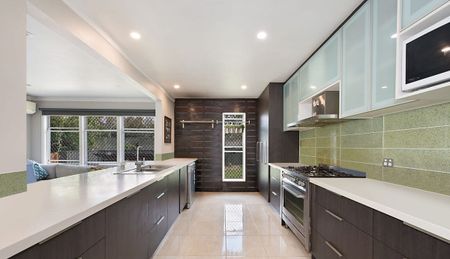 Great Family Home In Perfect Location! - Photo 3