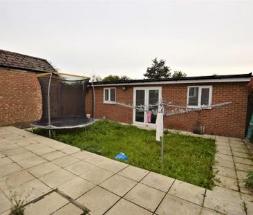 3 bedroom semi-detached house to rent - Photo 5