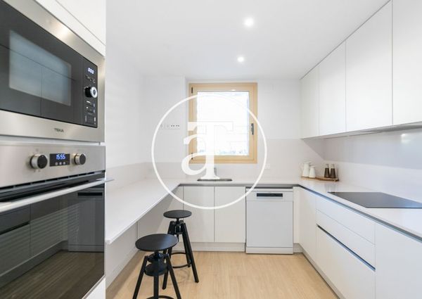 Apartment for rent with 2 bedrooms, studio and balcony in Badalona