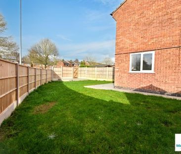 3 bedroom semi-detached house to rent - Photo 3