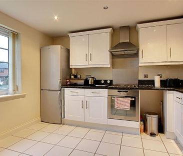 2 bedroom apartment to rent - Photo 2