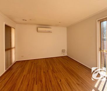 COMFORTABLE & CONVENIENT 3-BEDROOM FAMILY HOME! - Photo 2