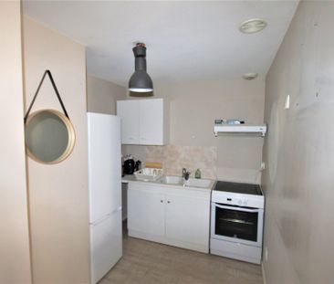 Location Appartement 2 pièces 43m² NEUVILLE SUR SAONE 69250 - Photo 5
