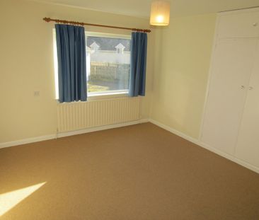 3 bed Bungalow - To Let - Photo 4