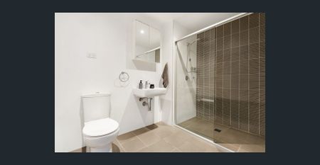 Oversized Modern Apartment with Double Lock-Up Garage - Photo 2