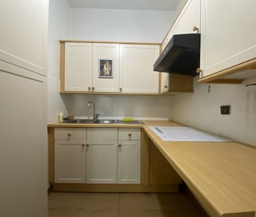 Location Appartement 2 pièces 52m² MARSEILLE 8ème - Photo 3