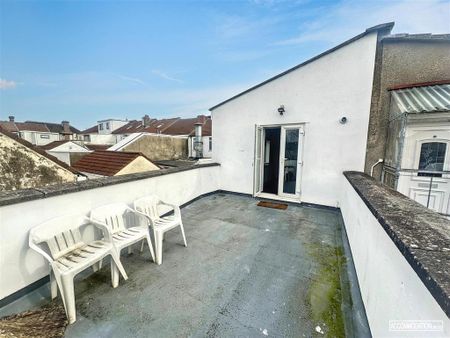 2 bedroom flat to rent - Photo 4