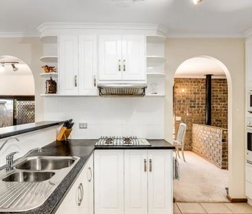 Spacious Family Home in a Quiet Cul-de-Sac - Photo 5