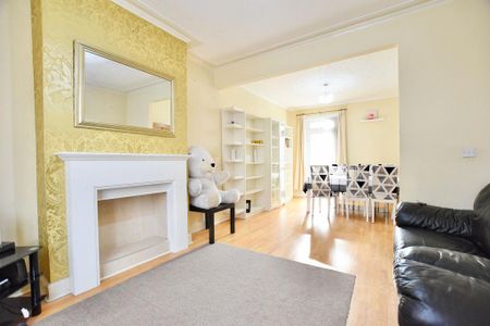 3 bedroom terraced house to rent - Photo 3