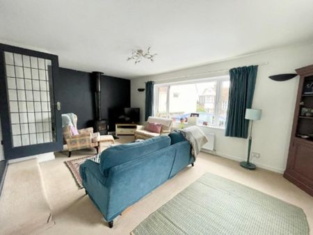 4 bedroom detached house to rent - Photo 4