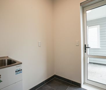 Modern Home Near Bruce Pulman Park - Photo 5