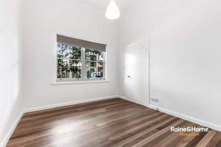 Stylishly renovated house in the heart of Erskineville - Photo 4