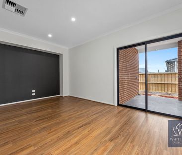 Modern and Contemporary 4-Bedroom Home in Tarneit for lease! - Photo 3