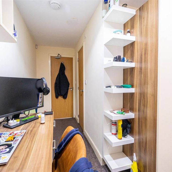 6 bedroom house to rent - Photo 1
