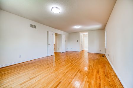 For Lease - 163 Holmes Avenue, Toronto, Ontario - Photo 4