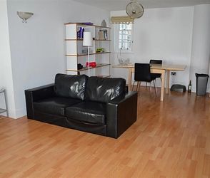 Castle Street, Canterbury, CT1 2QT, Kent - Photo 3